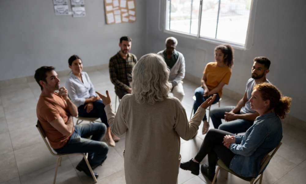 Best Anxiety Therapist working with a patient in a supportive and comfortable setting